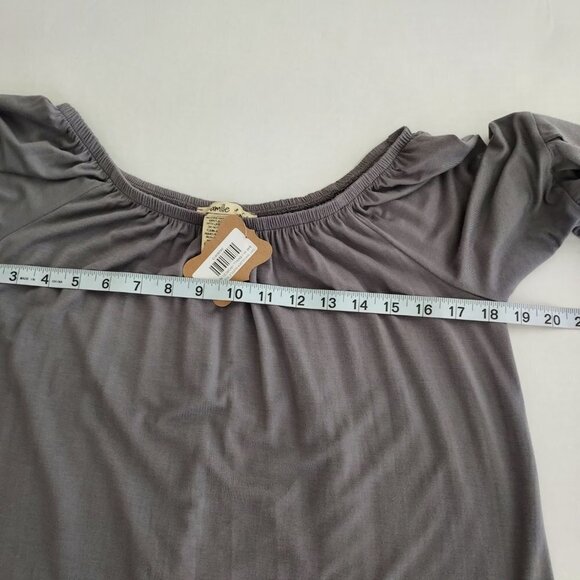 Camille & Co Off Shoulder Ruffle Sleeve Top NWT - Picture 3 of 9